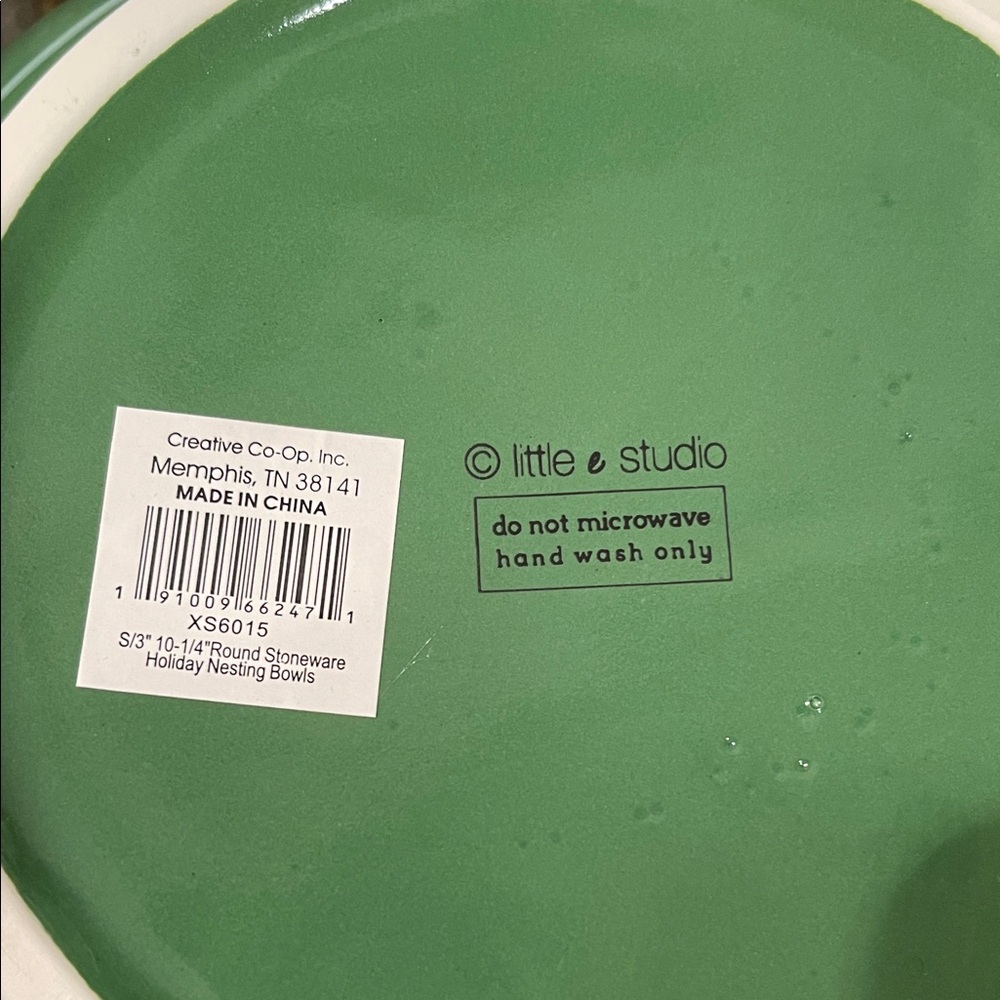 Creative Co-op Little Studio Holiday Serving/Mixing Bowl - Picture 2 of 10